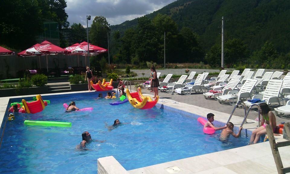 Hotel Pensiunea Roua Muntelui Brăzeşti Exterior foto