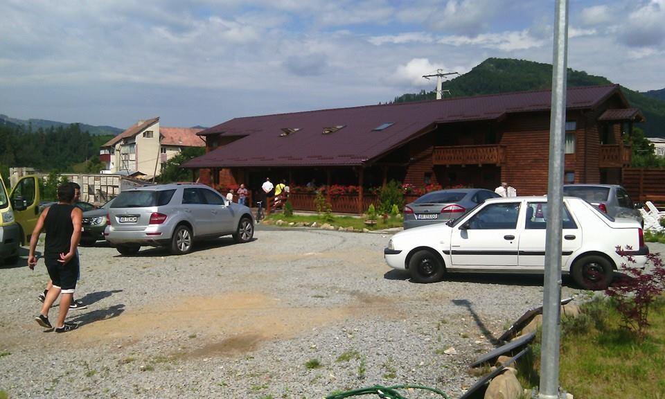 Hotel Pensiunea Roua Muntelui Brăzeşti Exterior foto